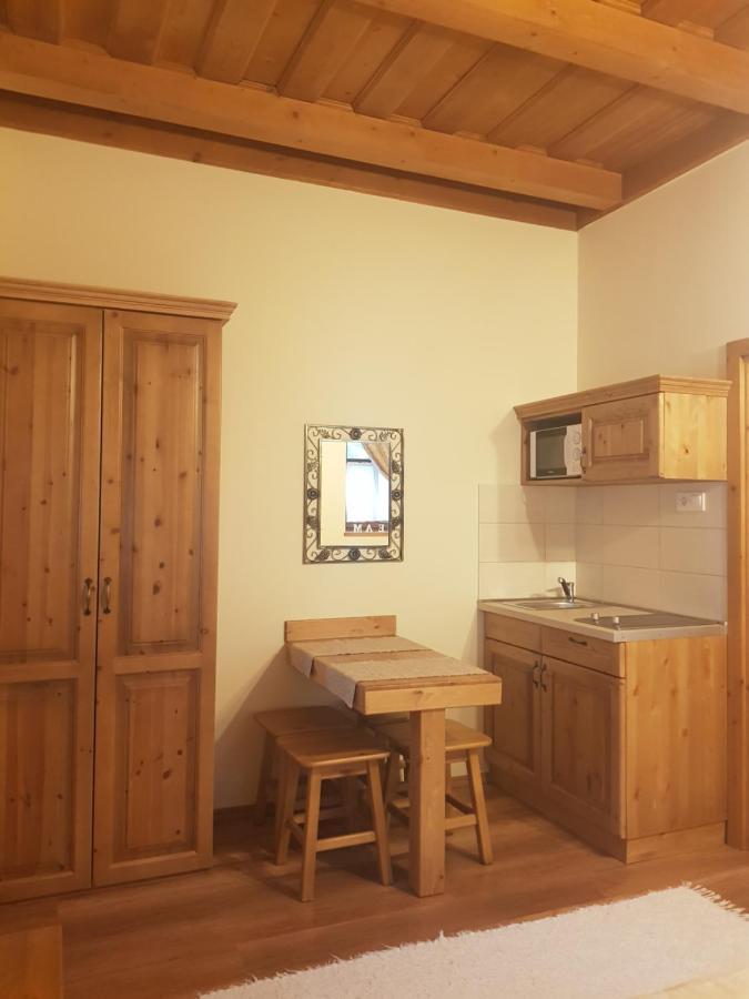 Toth Vendeghaz Es Apartmanhaz Ujfeherto Exterior foto