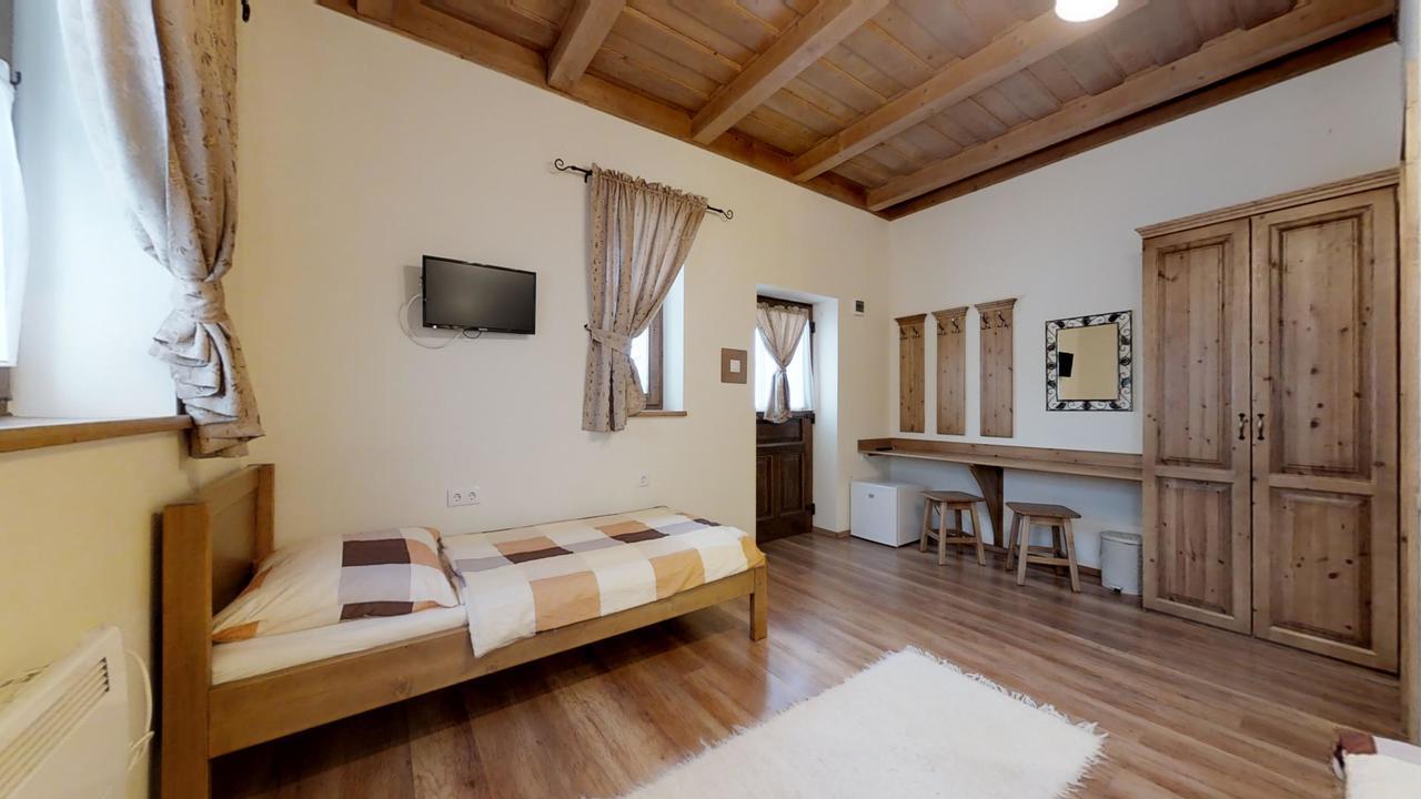 Toth Vendeghaz Es Apartmanhaz Ujfeherto Exterior foto